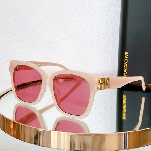 Balenciaga. Acetate round-frame sunglasses. In white. - Image 5